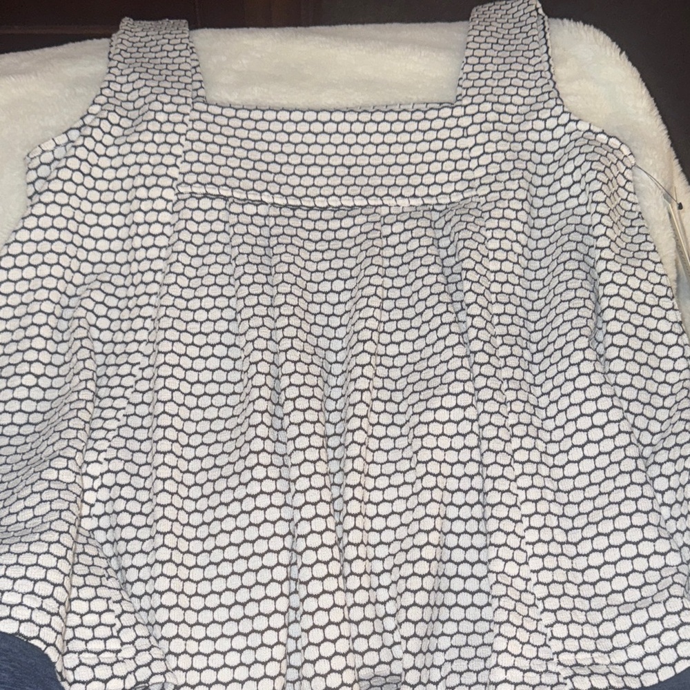 Liverpool Black and White Honeycomb design